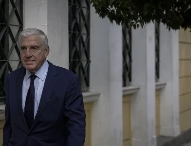 Ο Παπαντωνίου διαψεύδει ότι προσπάθησε να μπλοκάρει την άρση απορρήτου του τραπεζικού του λογαριασμού
